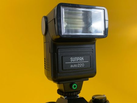 SUNPAK Auto 220 External Flash Unit for 35mm Film Camera Fashion